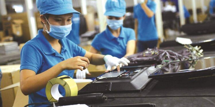 Việt Nam tăng tốc sản xuất, chuỗi cung ứng toàn cầu sẽ được gỡ nút thắt