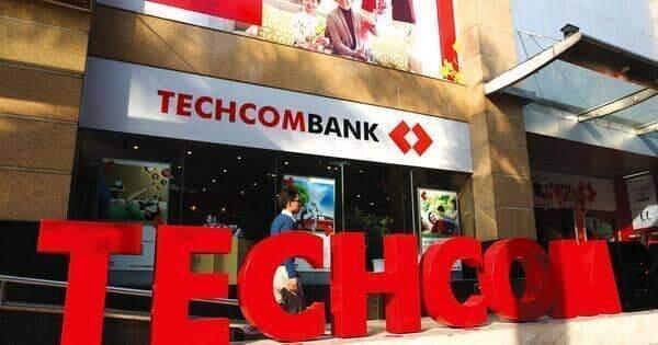 Người nhà Phó Tổng giám đốc thường trực Techcombank muốn bán bớt cổ phiếu TCB
