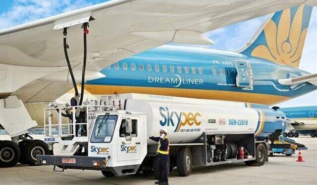 Gặp khó, Vietnam Airlines muốn bán vốn ở công ty nhiên liệu hàng không Skypec