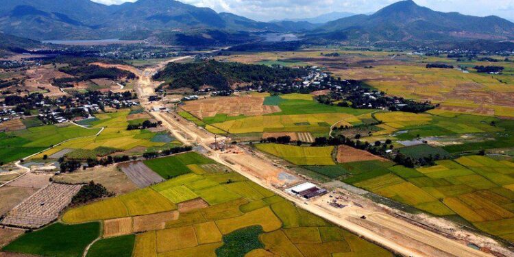 Phó thủ tướng Trần Hồng Hà: Hoàn thiện Luật Đất đai 'để người dân nào đọc cũng hiểu, thực hiện'