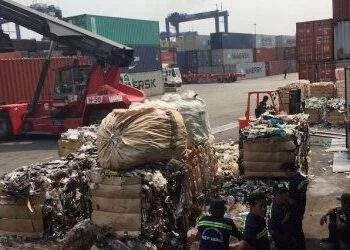 Ba cảng biển lớn của Việt Nam tồn đọng 2.094 container phế liệu