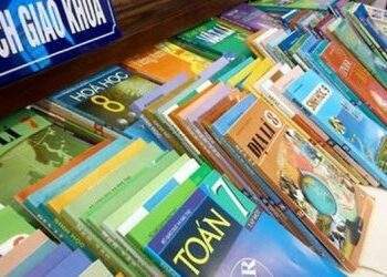 Bộ trưởng Giáo dục nói gì về đề xuất quay lại một chương trình, một bộ sách giáo khoa
