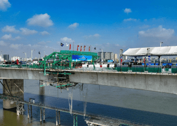 Cầu Vĩnh Tuy 2 hoàn thành khối hợp long cuối cùng, chuẩn bị thông xe vào tháng 9/2023