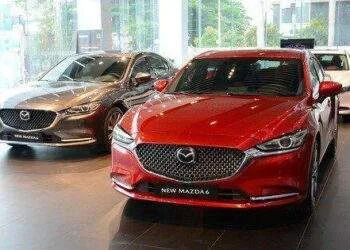 'Cứu vãn' doanh số, xe sedan tại Việt Nam ồ ạt giảm giá bán