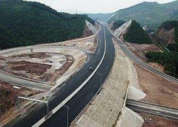 Điều chỉnh chủ trương đầu tư Dự án đường cao tốc Tuyên Quang - Phú Thọ kết nối cao tốc Nội Bài