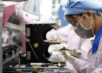 Foxconn tăng tiền thưởng 'lôi kéo' công nhân sản xuất iPhone 15