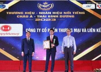 Happy Money nhận giải thưởng TOP 10 Thương hiệu nổi tiếng Châu Á