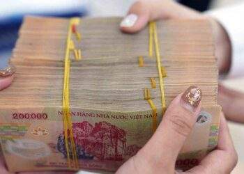 Khó giảm lãi suất nếu không 'bung' room tín dụng