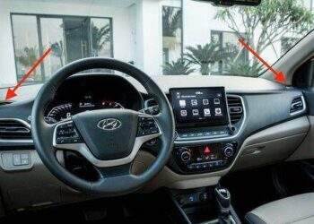 Không phải cửa gió điều hòa, khe gió trên bảng táp-lô ô tô có tác dụng gì?