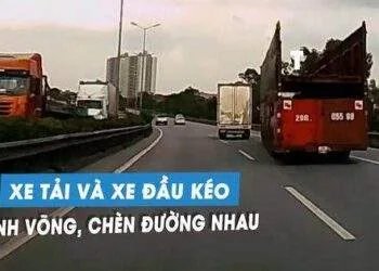 Kinh hoàng xe tải và xe đầu kéo đánh võng, 'kèn cựa' nhau trên cao tốc