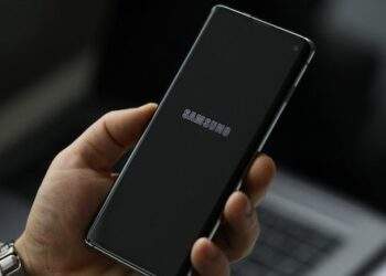 Lỗ hổng bảo mật trong smartphone Samsung đang bị khai thác tích cực