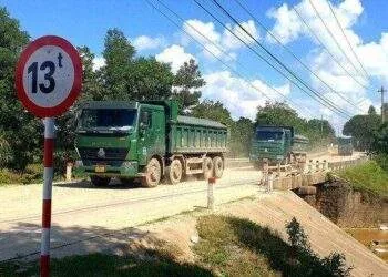 Thay đổi quy định lắp đặt biển báo hạn chế trọng lượng xe qua cầu