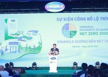 Vinamilk công bố lộ trình tới Net Zero 2050 và nhà máy, trang trại đạt trung hòa carbon đầu tiên