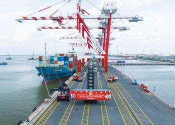 Cảng Quốc tế Long An chính thức hợp long 7 cầu cảng và khai thác hàng container