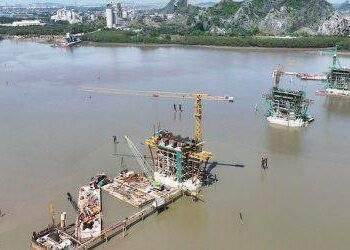 Cầu Bến Rừng nối Hải Phòng với Quảng Ninh đã đi được hơn 50% chặng đường