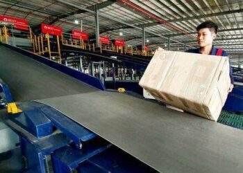ChatGPT, AI tiến sâu vào logistics, chứng khoán
