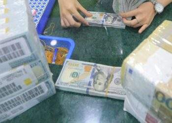 Giá USD hôm nay 2.6.2023: Sụt giảm sâu