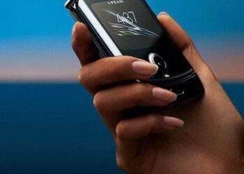 Motorola Razr đang lôi kéo người dùng iPhone