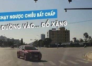 Ngại quay đầu, tài xế liều lĩnh lái ô tô chạy ngược chiều vào trạm xăng