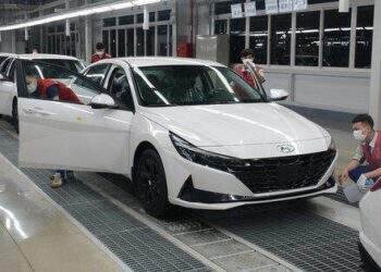Ô tô 'nội' chờ 'phao cứu sinh' từ chính sách giảm 50% lệ phí trước bạ