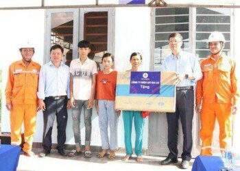 PC Gia Lai bàn giao nhà Tình nghĩa tặng các gia đình đặc biệt khó khăn