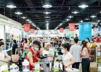 Sắm hè hứng khởi cùng loạt ưu đãi "deal chồng deal" hấp dẫn chỉ có tại Vincom Red Sale 2023