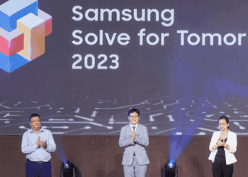 Solve for Tomorrow tiếp lửa đam mê tài năng công nghệ trẻ