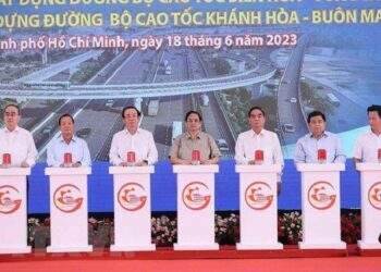 Thủ tướng phát lệnh khởi công đồng loạt 3 dự án giao thông quan trọng