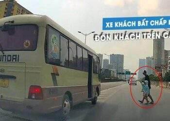 Xe khách xem thường luật, dừng đón khách trên cao tốc suýt gây tai nạn