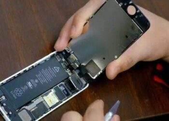 iPhone sẽ phải trang bị pin rời?
