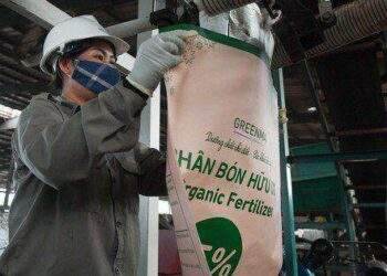 Biến phân bò, bùn thải thành tài nguyên quý