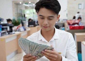 Đi ngang, nguồn ngoại tệ dồi dào