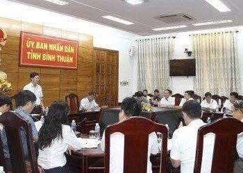 EVN và UBND tỉnh Bình Thuận bàn gỡ vướng cho các dự án truyền tải
