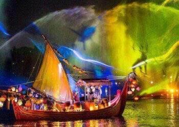 Mega Grand World Hà Nội mang sân khấu thuyền đầu tiên đến Việt Nam