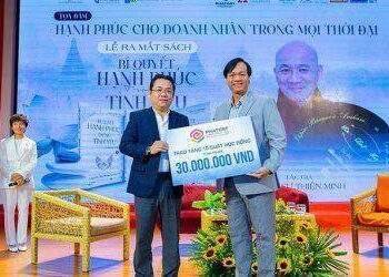 Phát Đạt tài trợ học bổng cho sinh viên trường Đại học Quốc tế Hồng Bàng
