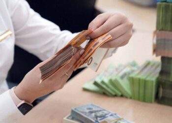 Trong nước tăng suốt tuần
