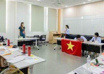 Việt Nam lọt vào vòng tiền tứ kết cuộc thi tranh biện lớn nhất thế giới WSDC