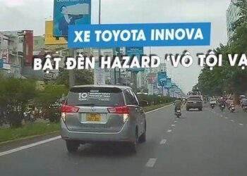 Xe Toyota Innova bật đèn cảnh báo nguy hiểm 'vô tội vạ', thản nhiên đi… dạo phố