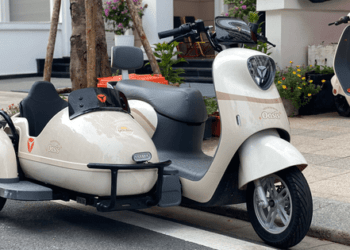 Xe điện 3 bánh Yadea kiểu 'sidecar' đầu tiên về Việt Nam