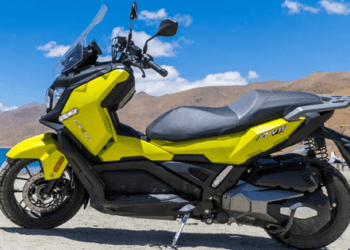 Xe tay ga Trung Quốc trang bị động cơ 350 phân khối, đấu Honda ADV 350