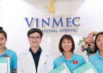 Y học thể thao Vinmec đánh dấu sự trở lại sân cỏ của Thái Thị Thảo và Chương Thị Kiều