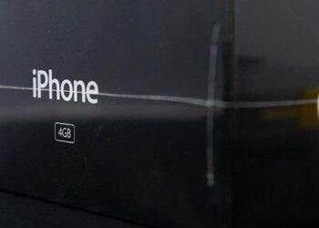iPhone nguyên bản được bán với giá kỷ lục