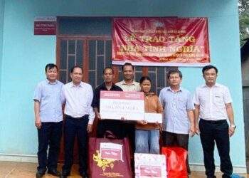 Agribank Ia Grai- Chi nhánh Đông Gia Lai hỗ trợ 60 triệu đồng để một hộ nghèo có nhà ở khang trang