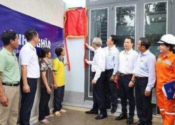 Bàn giao nhà tình nghĩa cho gia đình có hoàn cảnh khó khăn