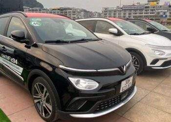 Bộ đôi xe VinFast tăng trưởng, Hyundai Creta giảm giá vẫn khó bán