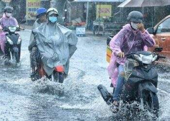 Cảnh báo mưa lớn và triều cường, những địa phương nào gặp rủi ro lớn?