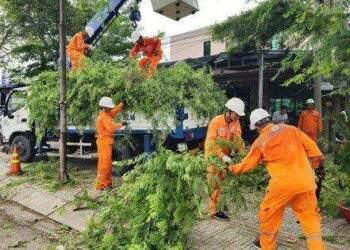 Chủ động ứng phó, đảm bảo cung cấp điện mùa mưa bão