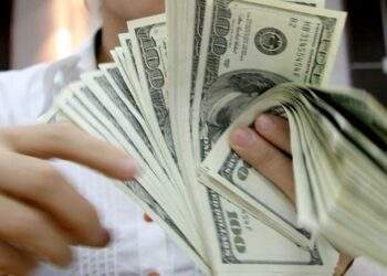 Giá USD hôm nay 18.8.2023: Giảm mạnh