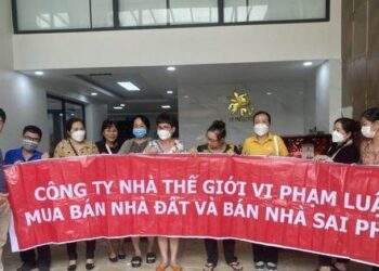 Khách hàng 'mòn mỏi' chờ sổ hồng