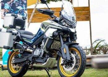 Mô tô địa hình CF 800MT Touring về Việt Nam, giá 255 triệu đồng